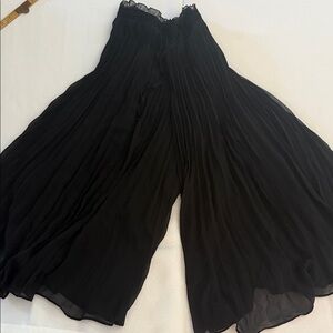 Zara Elegant Black Pleated Women's Culotte Pants. Size XS